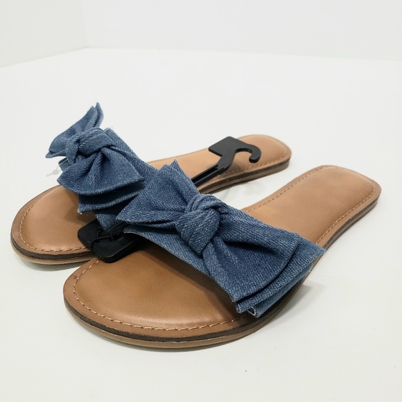 time and tru bow sandals